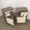 Comodino bianco e grigio - immagine 3