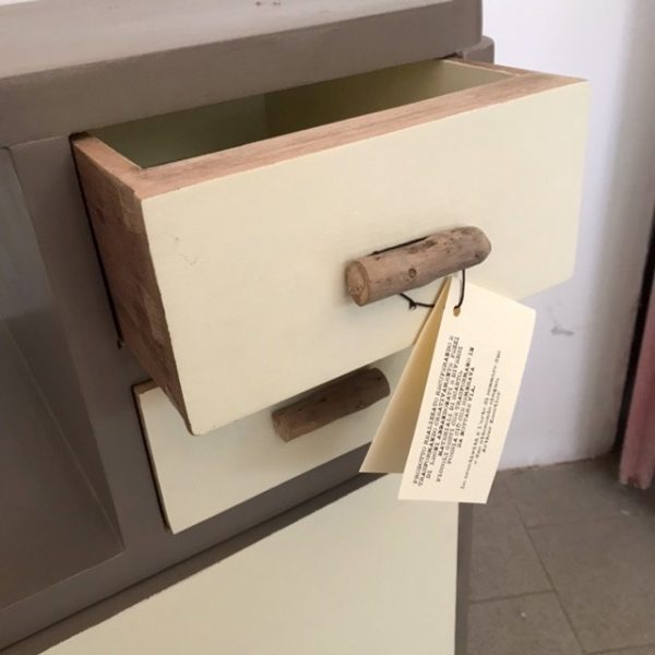 Comodino bianco e grigio - immagine 4