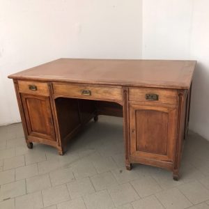 SCRIVANIA UFFICIO CHIUSA
