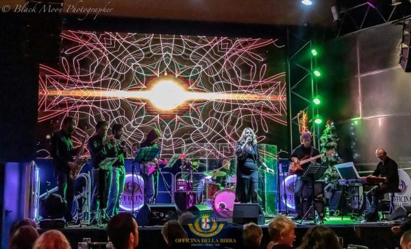 Paper sing Band