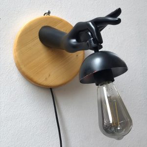 lampada mano manichino