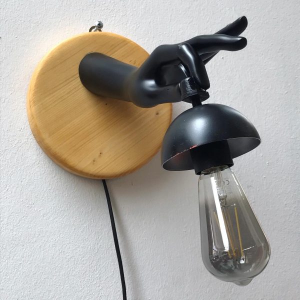 lampada mano manichino